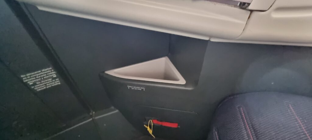 a seat in a plane Aeromexico business class