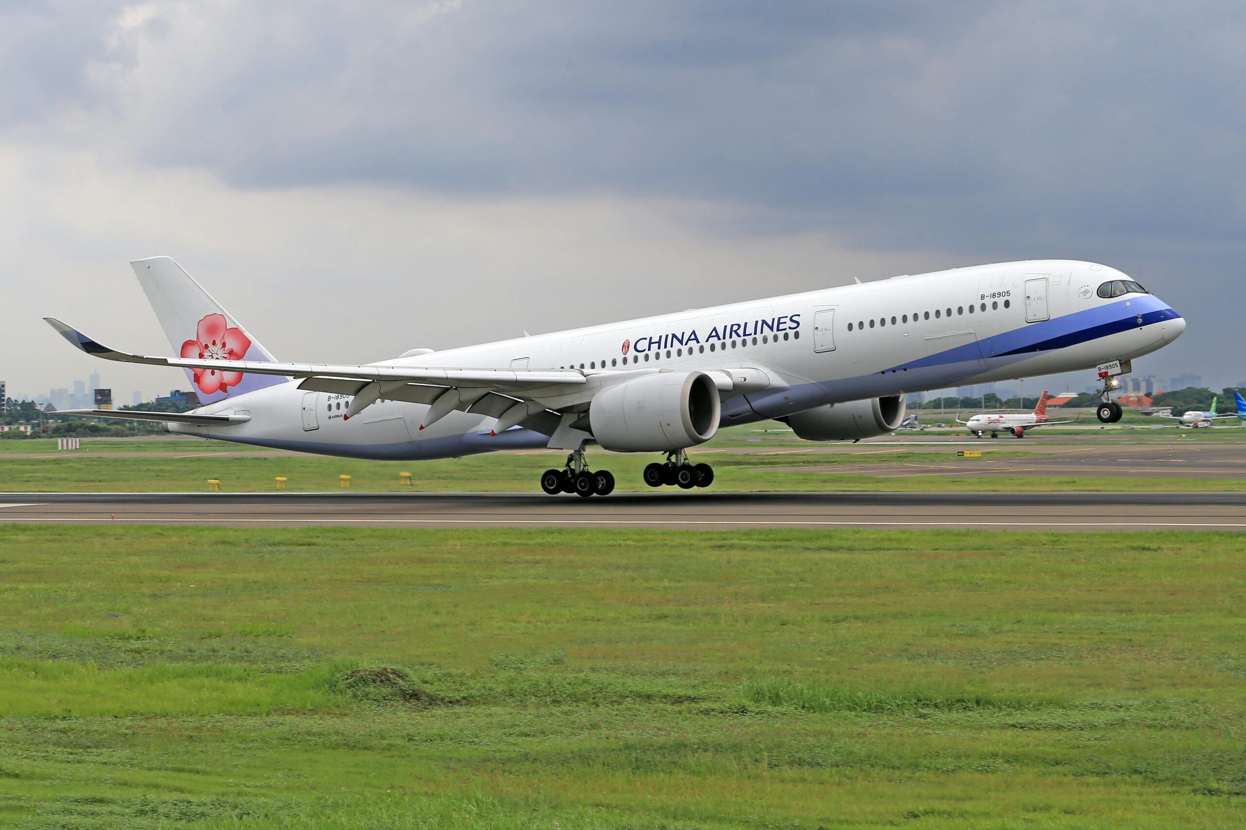 Dynasty Upgrade: China Airlines Locks In A350-1000s