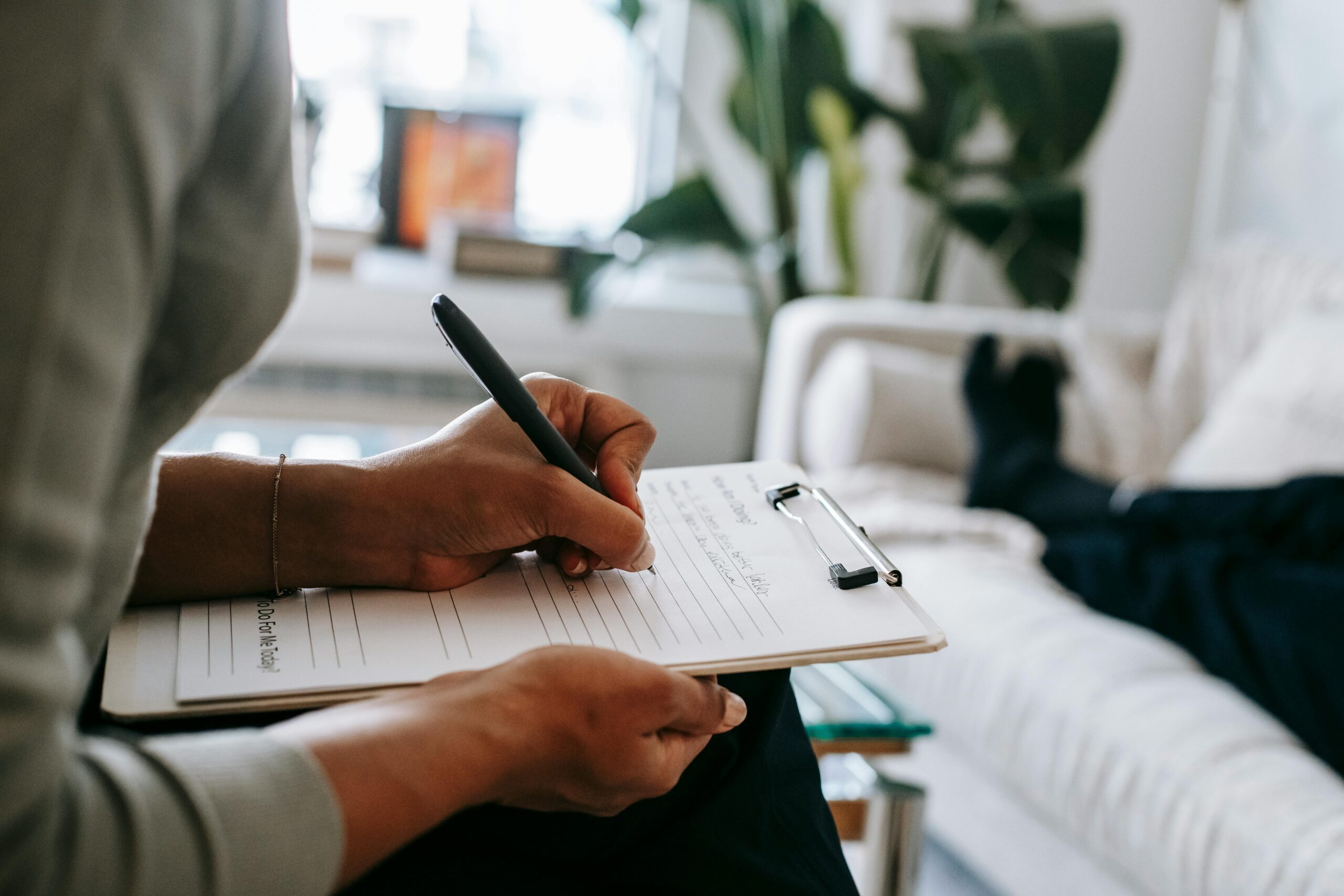The Ultimate Guide to the UK’s ETA Scheme (2025): Costs, Rules, and How to Apply