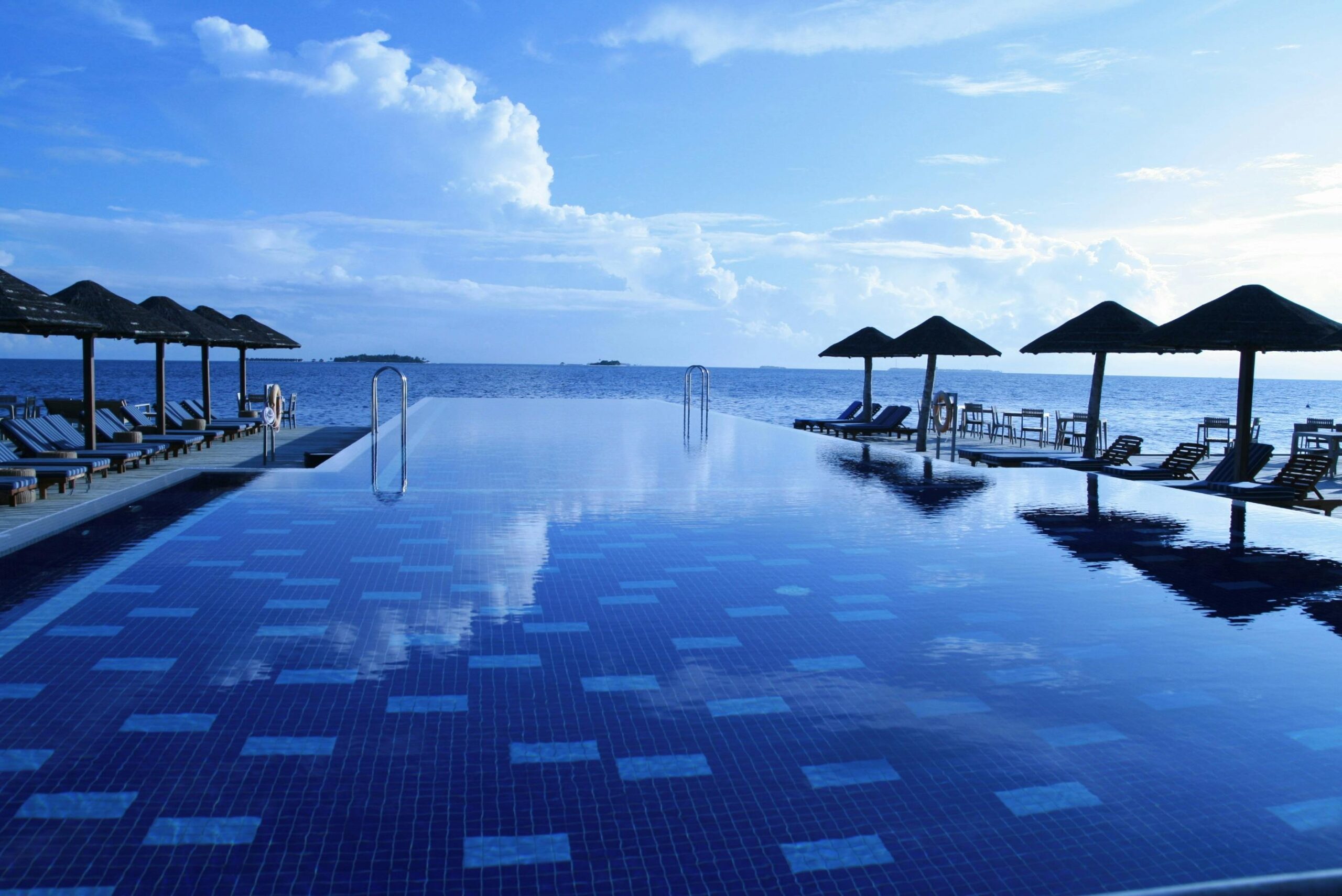 Virgin Atlantic Reward vs Reward+ – Which Credit Card Should You Get?